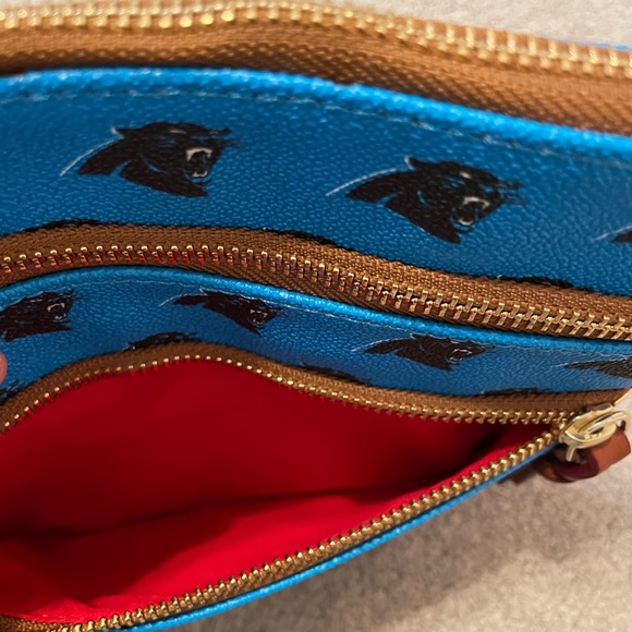 NWT Dooney & Bourke Triple Zip Crossbody - Picture 6 of 7